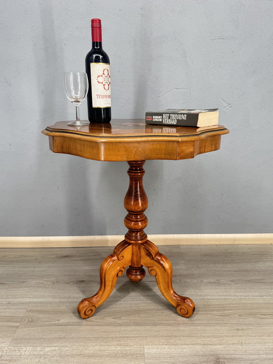 Image 1 of Französischer Beistelltisch aus Holz Weintisch mit Intarsien