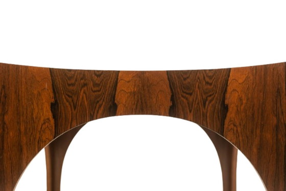 Image 1 of Paire de bouts de canapé ou tables basses en palissandre. Années 1970