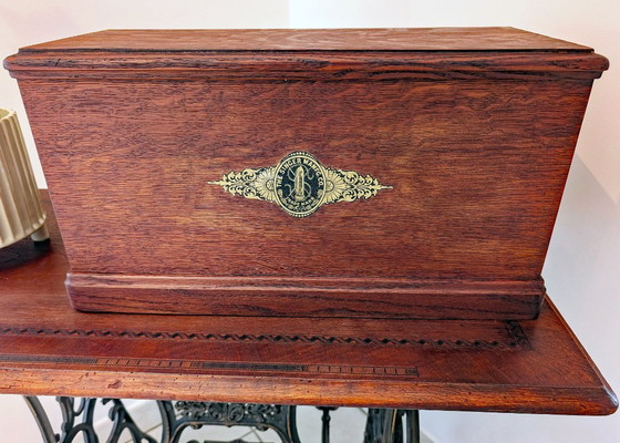 Ancien meuble de machine à coudre (circa 1900), Rothmann, Tables d'appoint, Fonte, Bois, Noir (photo 3 sur 12)