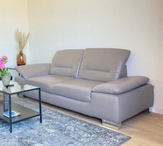 Image 1 of Sofá de cuero de diseño francés: calidad premium