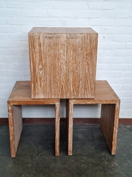 Image 1 of 3 tables d'appoint en bois massif