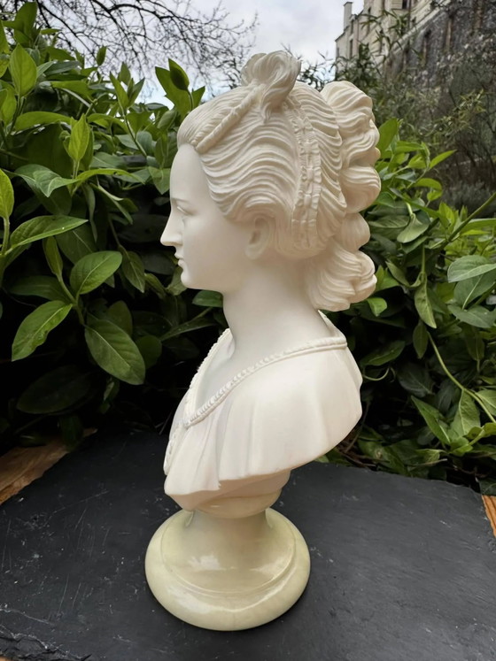 Busto de alabastro de mujer, firmado Arnaldo Giannelli, fechado 1980. – Esculturas, Stone, Vintage (photo 4 of 11)
