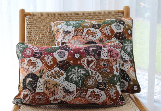 Image 1 of Coussin en jacquard multicolore