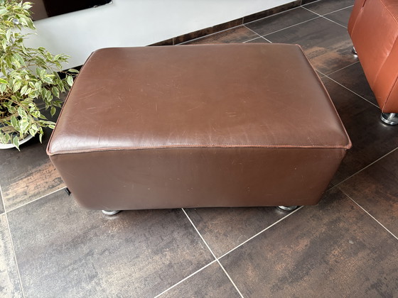 Image 1 of Drie Gelderland 4800 stoelen en poef bekleding leer