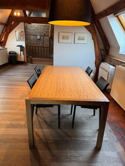 Table à manger rectangulaire avec chaises