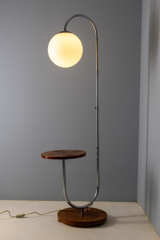 Image 1 of Lampada da terra con tavolino, Jindřich Halabala, anni '30-'40, Cecoslovacchia