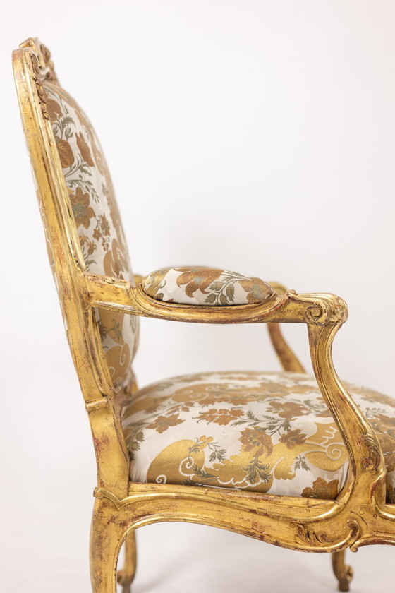 Image 1 of Fauteuil de style Louis XV, avec son dossier à la reine. Époque 1900-1950.