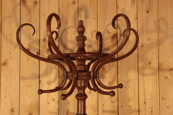 Image 1 of Perchero Parrot n.º 2 de Fischel no Thonet