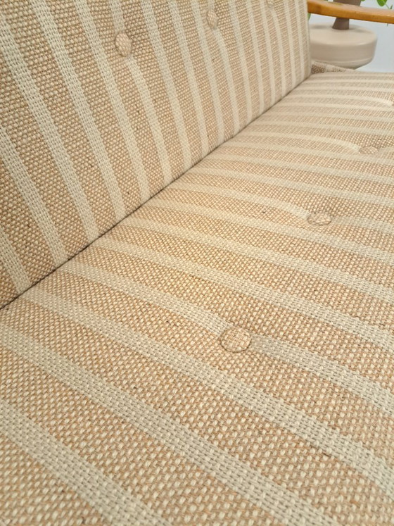 Image 1 of Slaapbank beige gestreept met houten frame