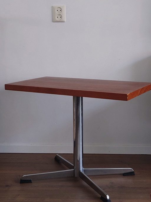 Tavolo vintage con piano girevole