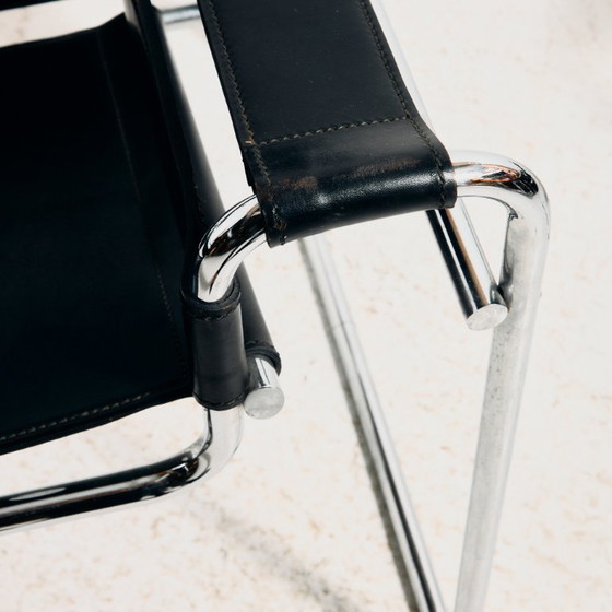 MK11558 B3 / Sedia Wassily di Marcel Breuer per Gavina – Poltrone, Leather (photo 20 of 21)