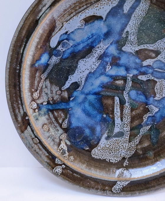 Image 1 of Steingutteller, die signierte Markierung