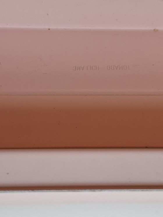 Image 1 of Raro estante de pared con la marca Tomado Holland