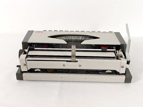 Image 1 of Machine à écrire AEG Olympia Traveller de Luxe S
