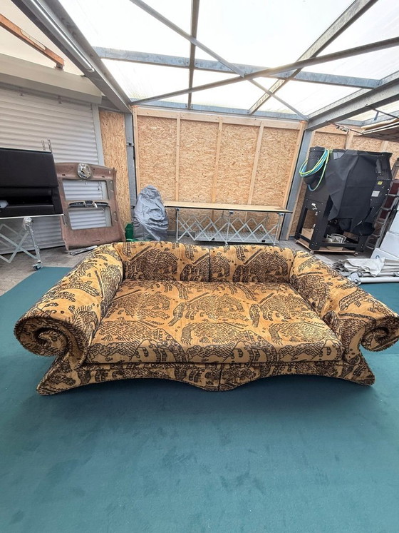 Image 1 of Bretz Mammut – Designicoon met Dedar “Tiger Mountain” in fauve | Exclusieve 3-zitter