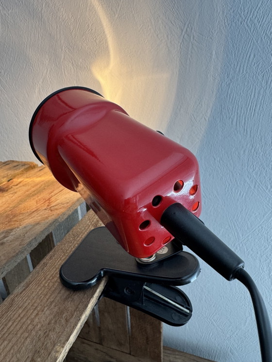 Image 1 of Faro vintage a morsetto rosso fuoco