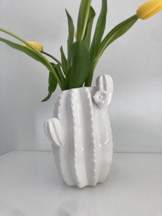Image 1 of Vaso di cactus in ceramica bianca