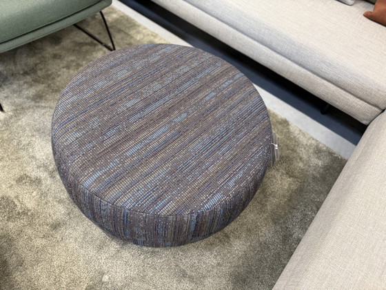 Image 1 of Design on Stock Barrell 80 Pouf in tessuto Nevada blu