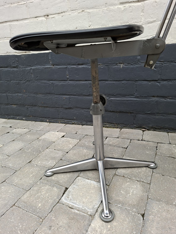 Image 1 of 2x Ahrend De Cirkel Friso Kramer sgabello da studio industriale sgabello da architetto 1971