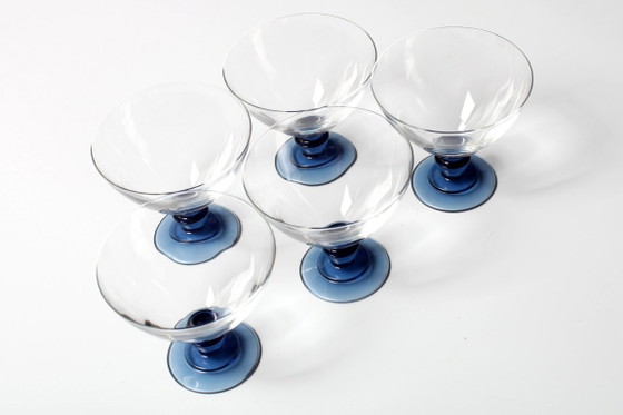 Juego de 5 copas de cristal azul de mediados de siglo / Luigi Bormioli / Parma / Italia / década de 1980 (photo 7 of 10)
