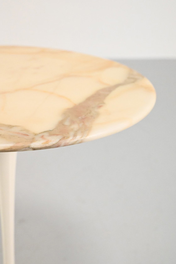 Image 1 of Eero Saarinen bijzettafel voor Knoll