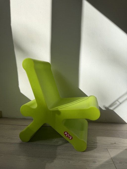 Plons kinderstoel designobject Gerald Russelmann