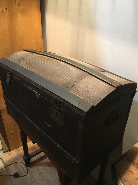 Baúl de viaje negro con tapa de tela – Armarios de almacenamiento, Madera, Vintage (photo 9 of 12)