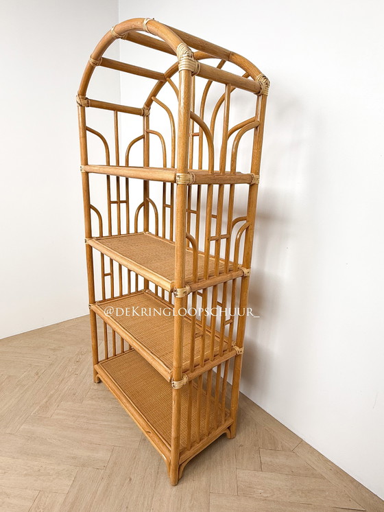 Image 1 of Armoire cintrée vintage