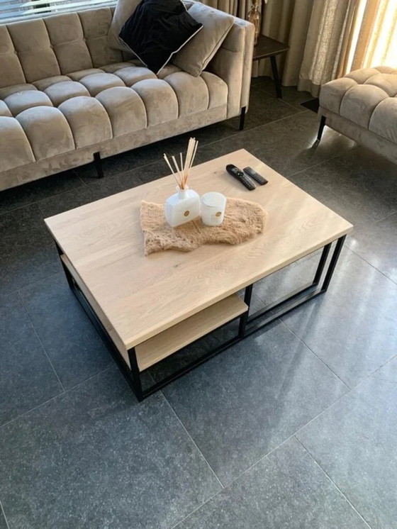 Image 1 of table basse en chêne massif