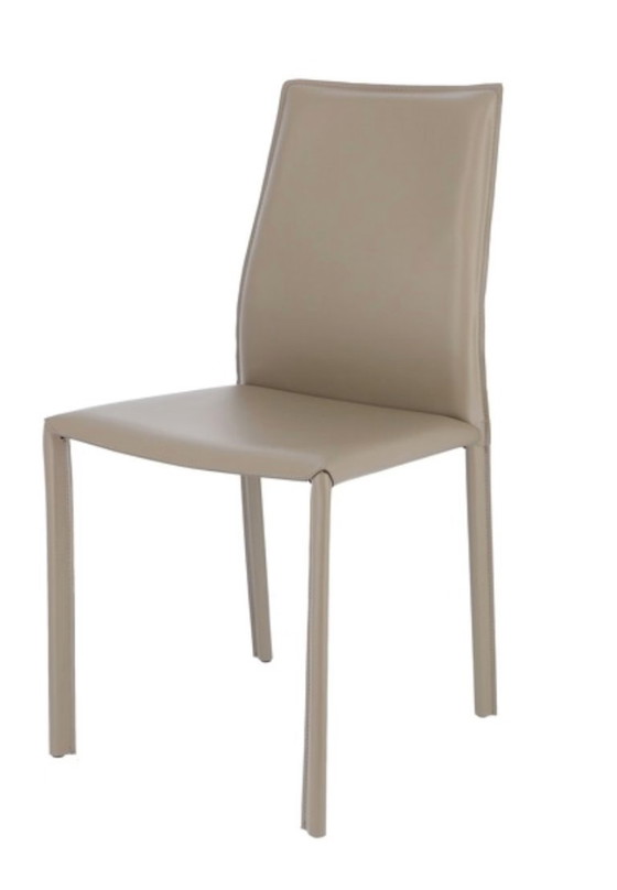 Image 1 of 8 chaises de salle à manger en cuir Roche Bobois Holly