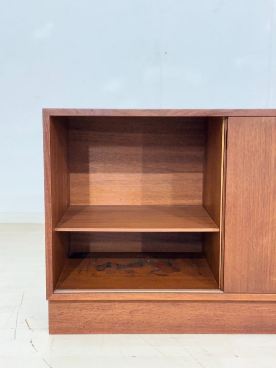 Image 1 of Deense teakhouten ladekast / vintage dressoir / woonkamerkast / halkast / commode