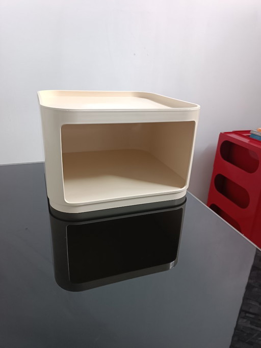 Module Componibili par Anna Castelli pour Kartell 1976