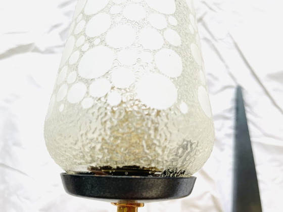 Image 1 of Applique da parete in ottone Mid-Centur Modern con paralumi conici in vetro smerigliato, anni '50, set di 2