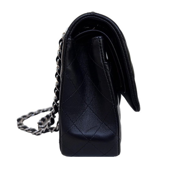 Chanel Classic Flap Medium – Crossbody bags, Lambskin (photo 10 of 17)