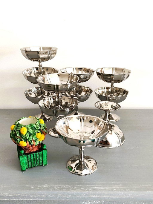 Set aus 11 Edelstahl-Eisbechern aus den 1960er Jahren – servies, Metal