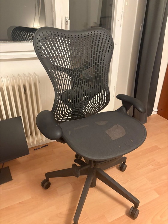 Herman Miller Mirra 2 Butterfly – Grafiet, jaargang 2022 – Bureaustoelen, Other (photo 2 of 6)
