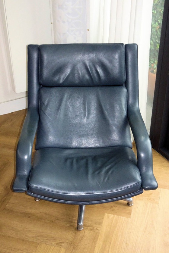 Image 1 of Artifort F140 armchair - newly upholstered, perfect condition