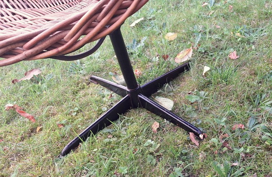 Image 1 of Rotan en ijzeren draaibare podstoel, jaren 60