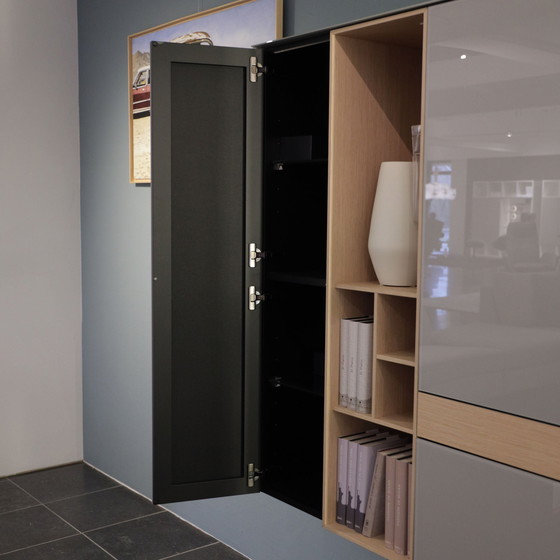 Image 1 of Spectral Ameno hangkast