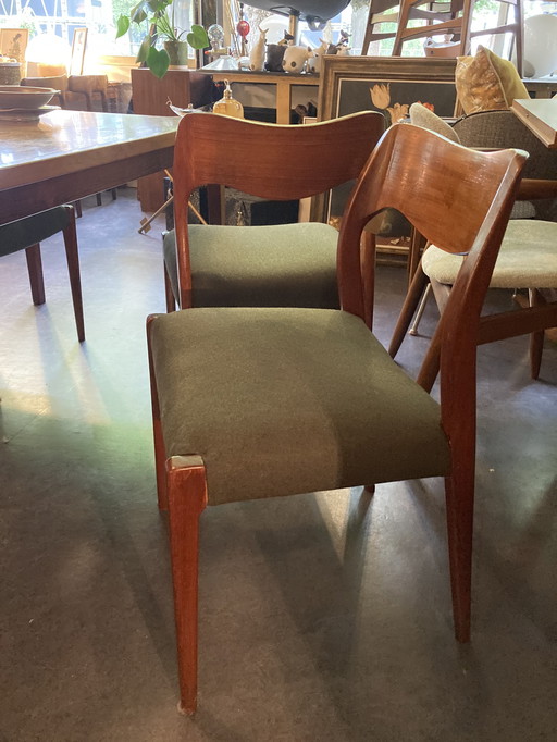 4 Moller dining chairs