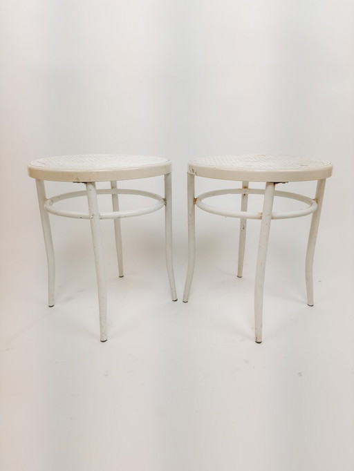 2x Thonet stijl krukjes