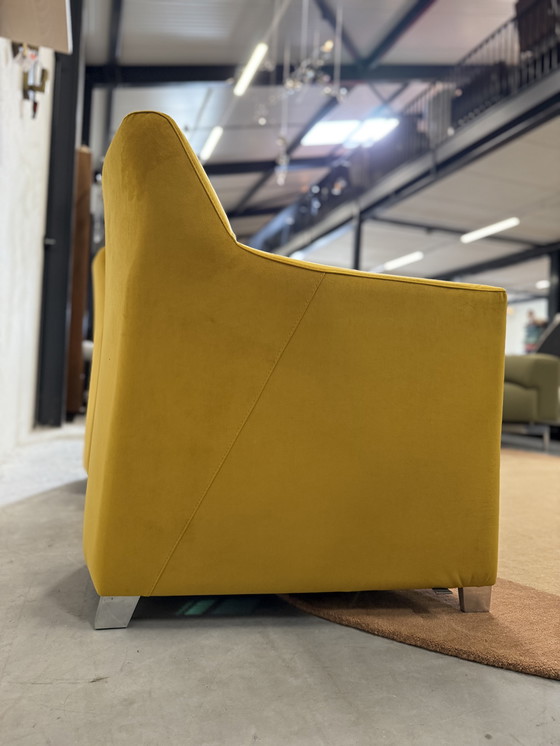 Image 1 of 2 Poltrone Leolux Calinda Alcantara Giallo ocra