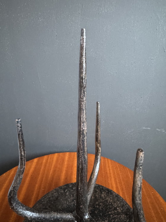 Image 1 of Antiker Kerzenständer aus Schmiedeeisen im brutalistischen Stil