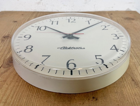 Image 1 of Vintage kantoorwandklok van Elektročas, jaren 90.