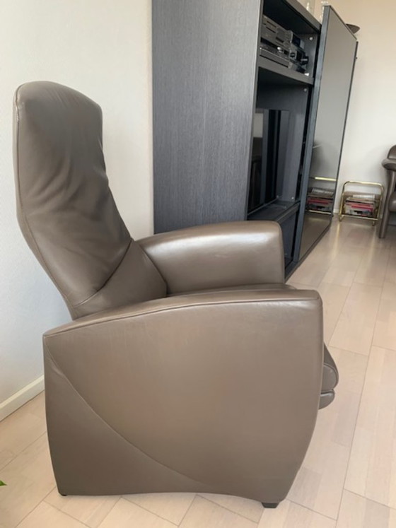 Jori Ledersessel in Taupe, manuelle Bedienung, sehr guter Zustand! – Verstellbarer relaxsessel, Leather (photo 4 of 5)