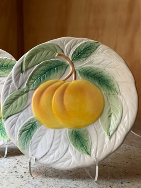 Vintage Japanese Majolica Fruit Plates, Set of 4, Embossed Ceramic Fruit Dessert Plates, Made in Japan (photo 6 of 19)