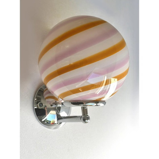 Image 1 of Set van twee moderne amberkleurige en roze "staafvormige" wandlampen van Murano-glas.