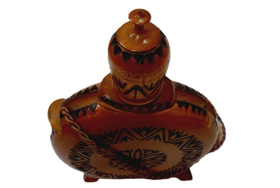 Image 1 of Flacon en bois pyrogravé roumain vintage de 20 cm