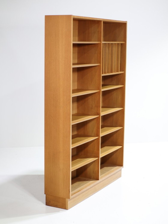 Image 1 of Libreria grande Hundevad in rovere, mobiletto porta LP, vintage danese