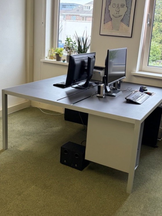 Image 1 of Doppelschreibtisch mit abnehmbarer Tischplatte*), MDF Italia zum IKEA-Preis